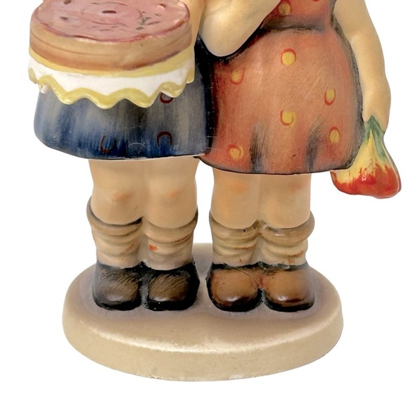 M.J.HUMMEL Happy Birthday Two Little girls Cake Flowers W. Germany Figurine - Picture 9 of 15